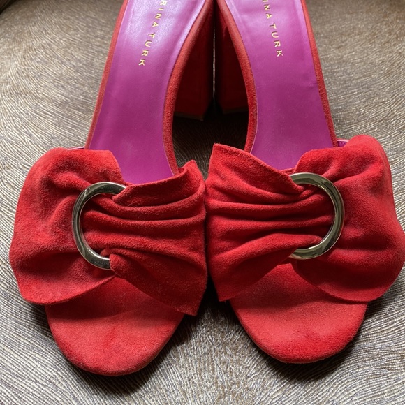 Red Suede Sandals Gold Buckle Trina Turk Size 10 - Picture 3 of 6